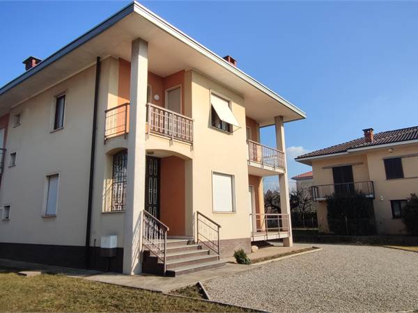  Villa indipendente con giardino- VENDUTA