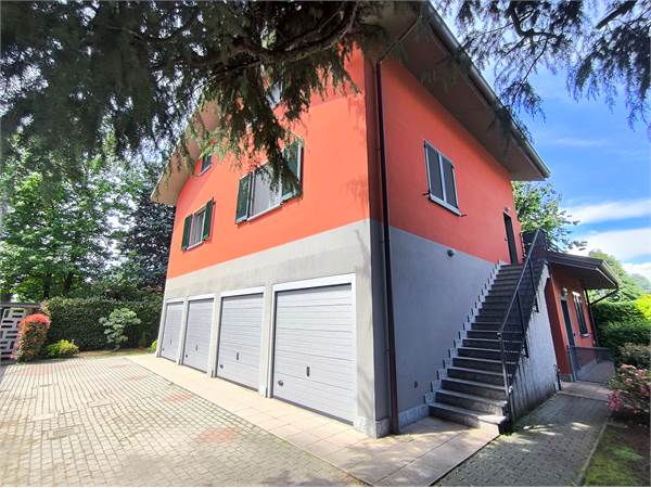 2 locali con giardinetto privato