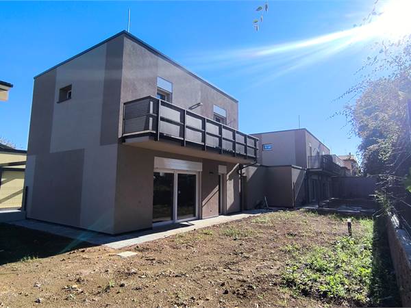 Villa di Testa libera su 3 lati !