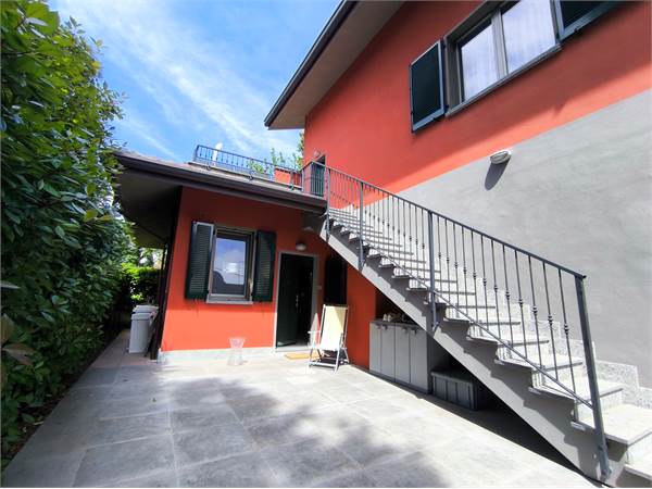 2 locali con giardinetto privato e box