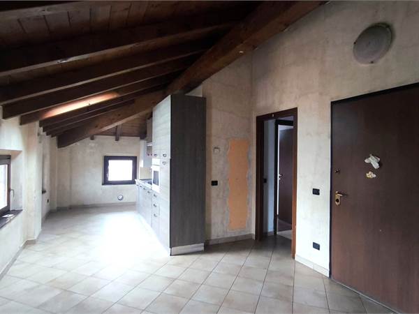 Trilocale mansardato 