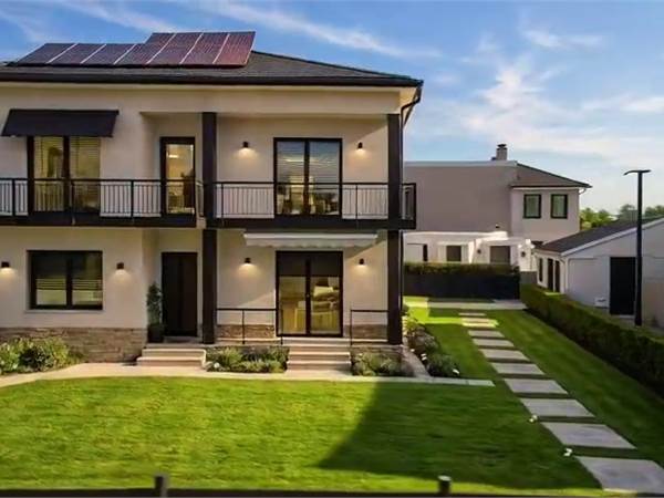 Nuovo trilocale con balcone