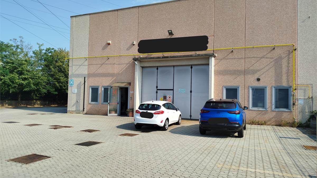 piazzale fronte ingresso