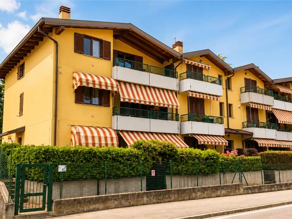 Mansarda di 3 locali e doppi servizi