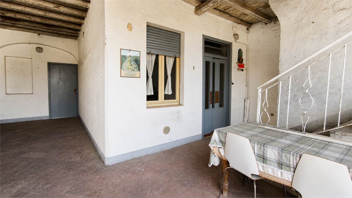 facciata primo piano