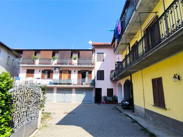 Bilocale con balcone e posto auto