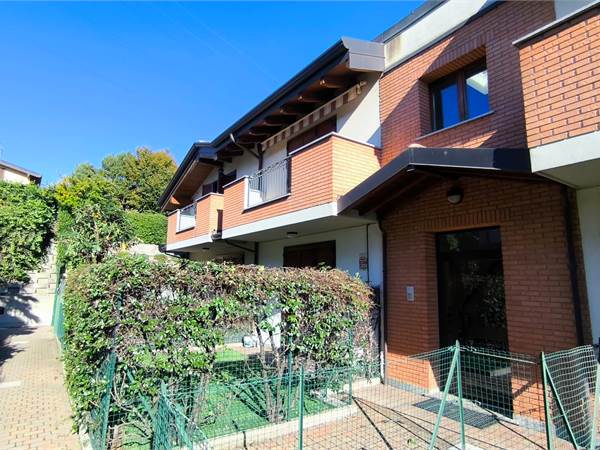2 locali in vendita a Guanzate